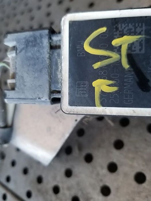 Senzor nivel far stanga bmw seria 7 g11