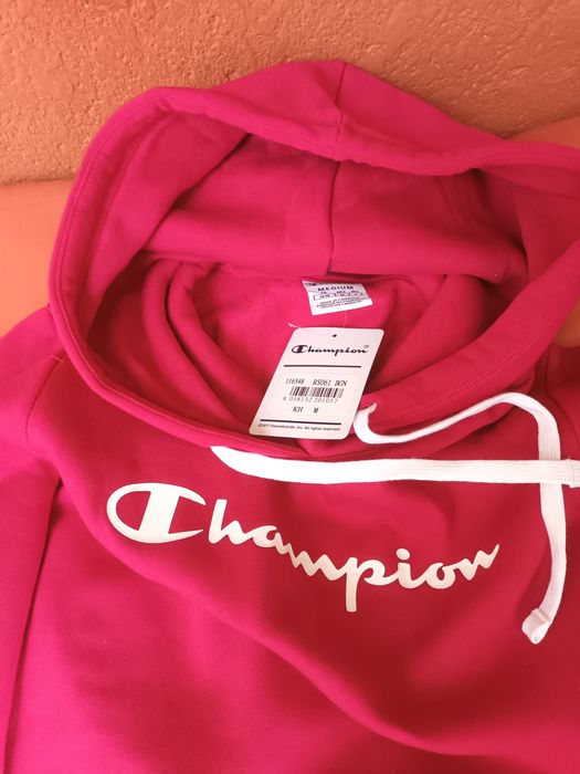 Дамски суитшър на марката Champion