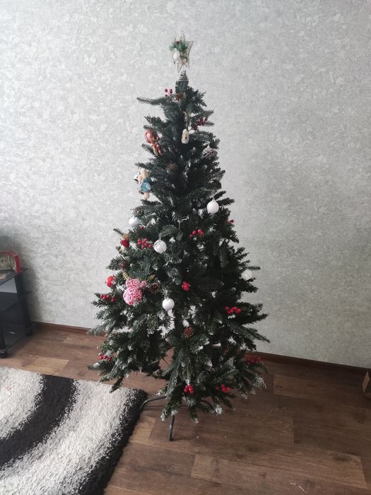 Новогодняя ель (Без игрушек)