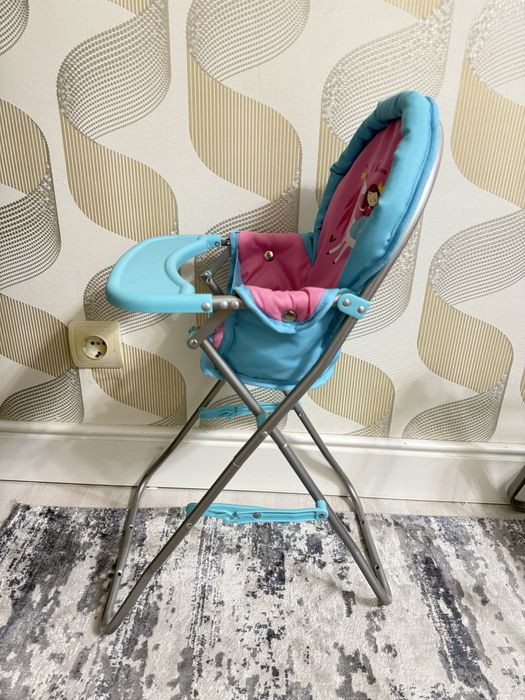 Игрушечный стульчик для кормления