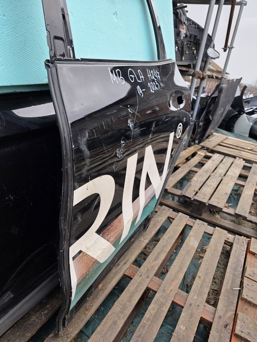 Mercedes benz GLA 247 19- задна лява врата  2023