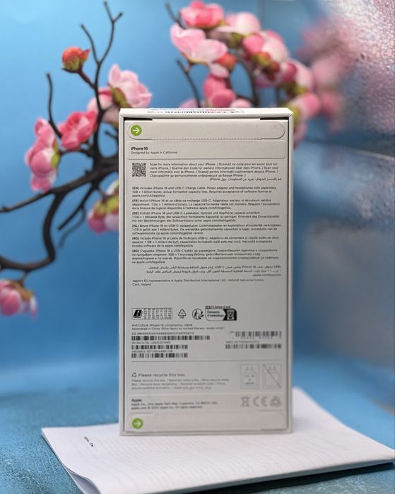НОВ!!! Apple iPhone 16, 128GB, 5G, Ultramarine + оригинален адаптер Appe