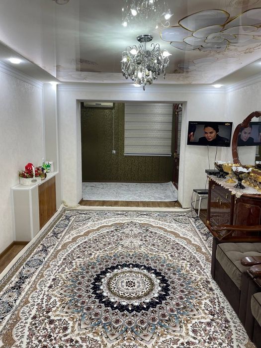 Angren Kalsoda kvartira sotiladi.Evroremont