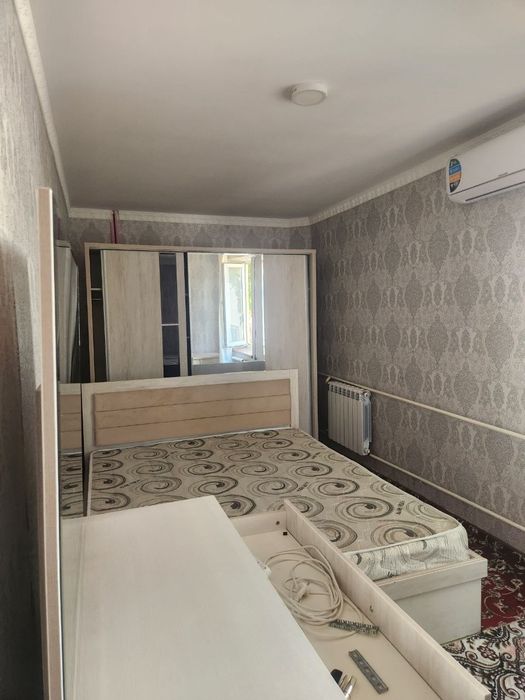 Бурч аптека яқинида 2 хонали уй ижарага берилади БЕЗМАКЛЕР