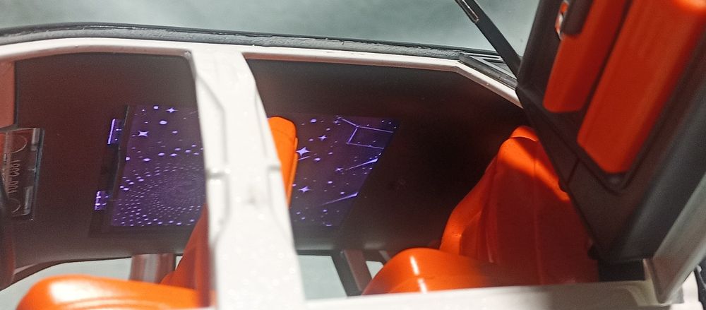 Метална кола Rolls Royce Phantom,1:18 , чисто нова