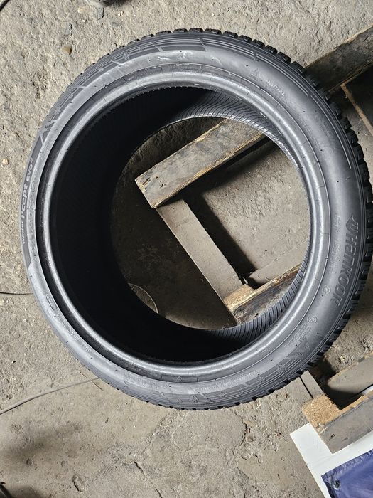 2 anvelope iarna 245 40 19 Hankook 2023