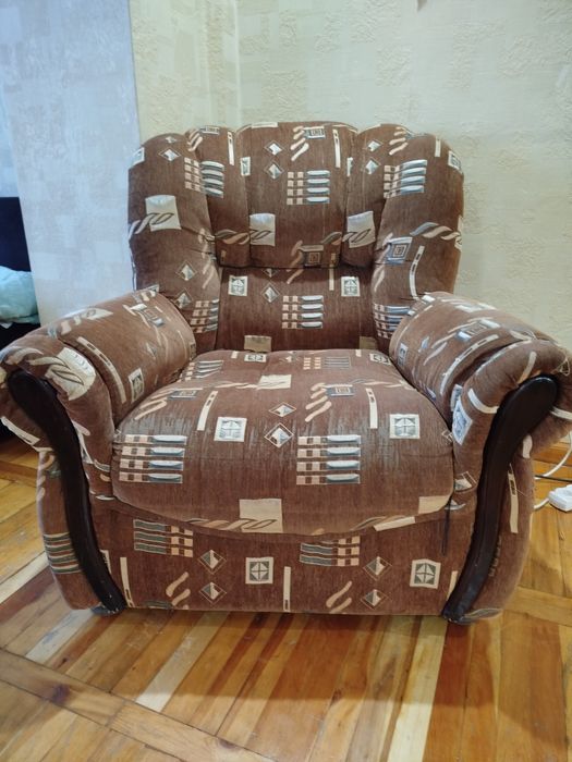 Диван и кресло 2 шт