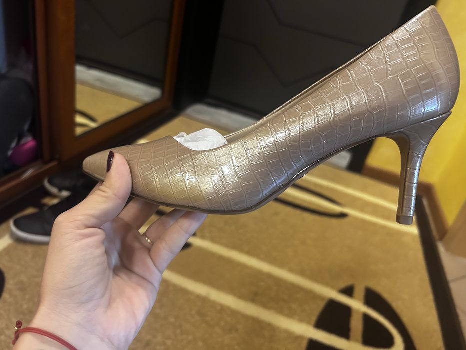 Чисто нови обувки Tamaris