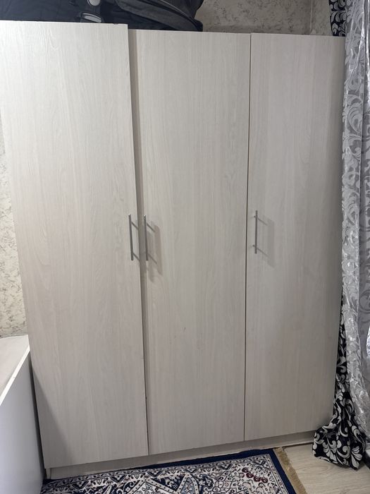 Шкаф для вешалок и 4 полки