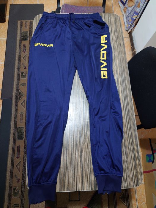 Pantaloni trening givova