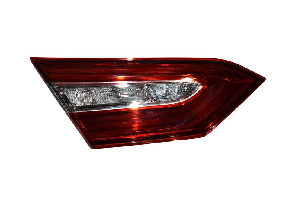 Фонарь (внутрений Led) LH Camry 17-