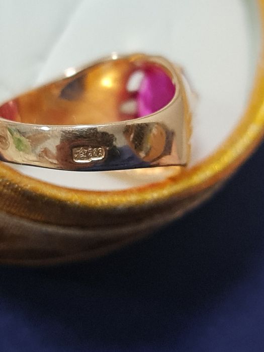 Золотое советское кольцо с рубином 583 пробы