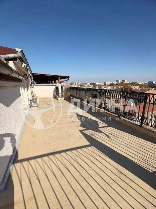 Продава се Тристаен апартамент в Пловдив, Кючук Париж - 195 кв.м за 1257 €/кв.м - Снимка #11