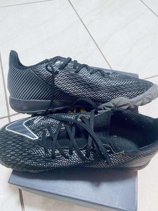 Продам бутсы почи новые