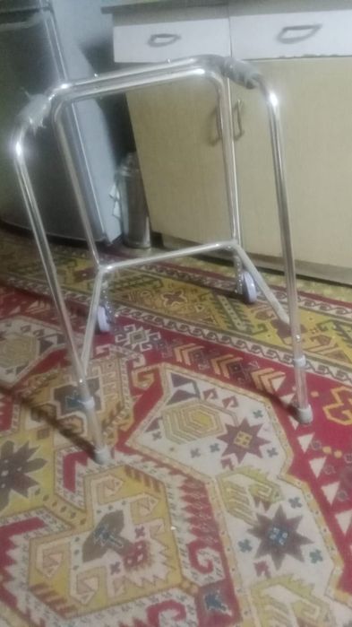 Продам Коляску. Ходунки. Туалет