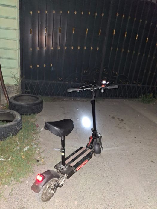 Продам электросамокат