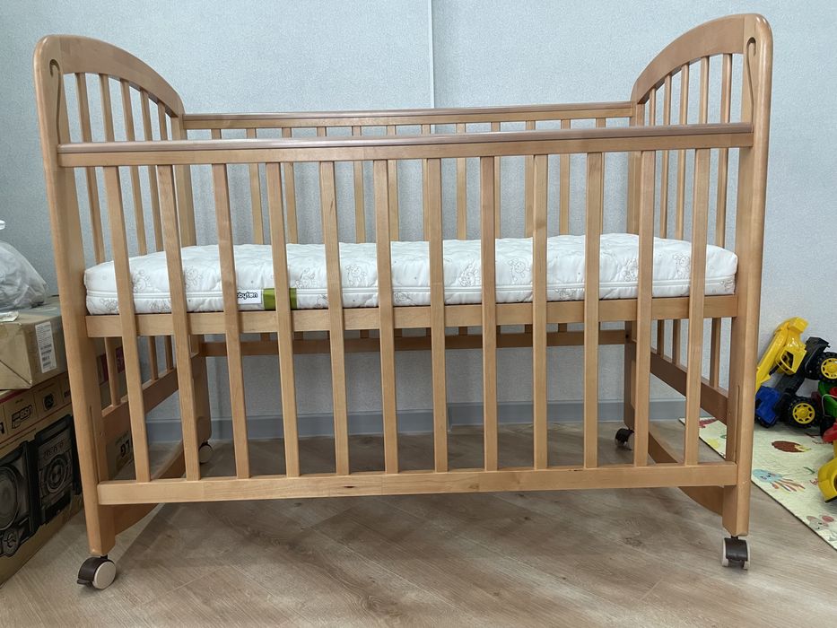 Продам детскую кроватку