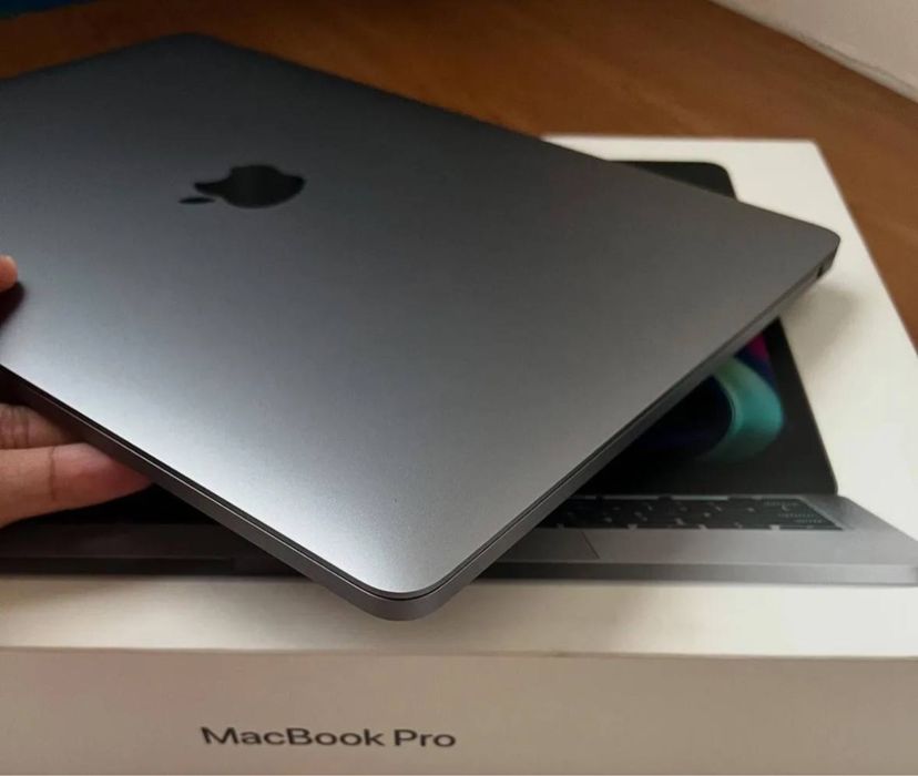 MacBook m1 pro 8/256 98% 26 цикл