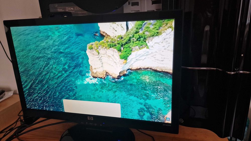 Монитор HP s2231a LCD FHD 5ms - ПЕРФЕКТЕН!