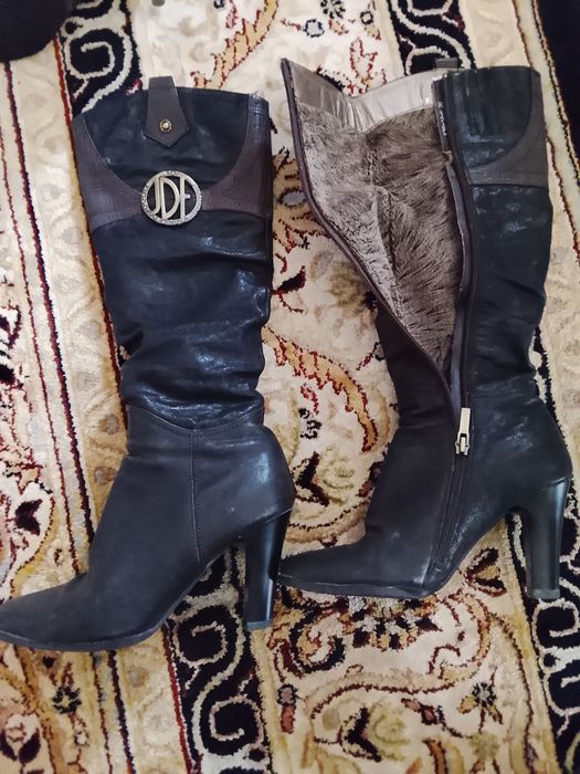 Отдам три пары сапог