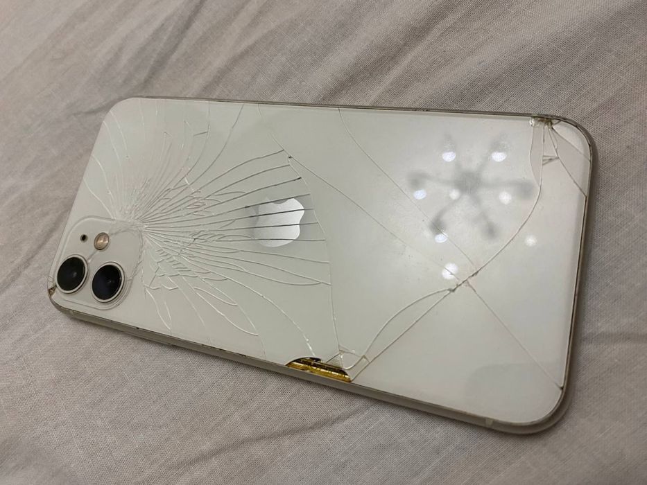 iPhone 11 сатылады 128гб