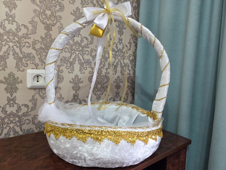 Продам корзины праздничные для тоя