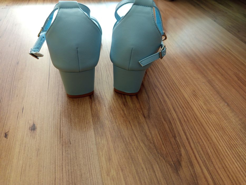 Чисто ново сандали 40 номер