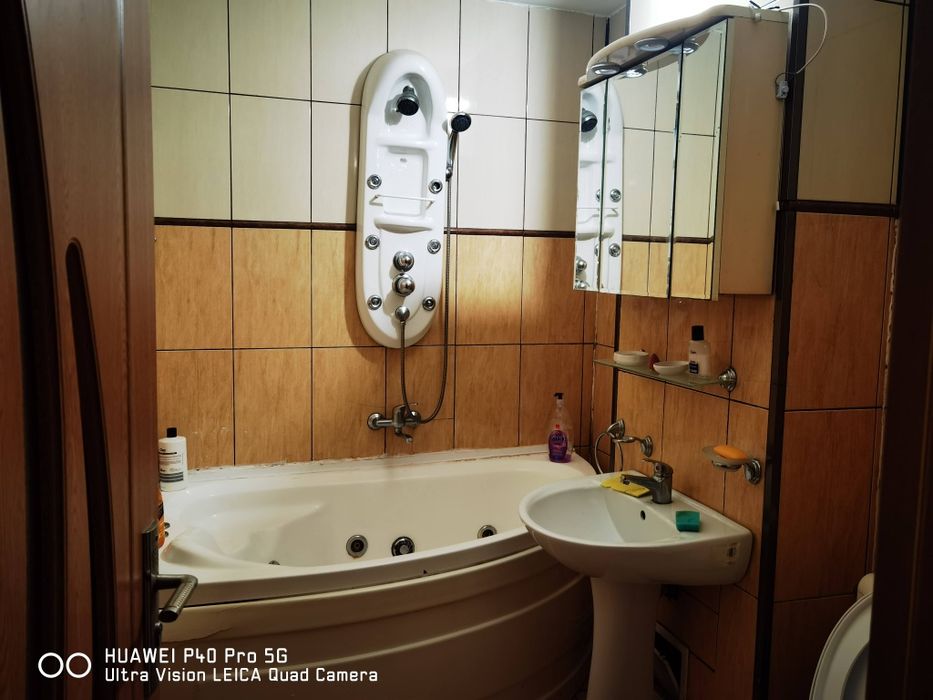 PF Închiriez apartament