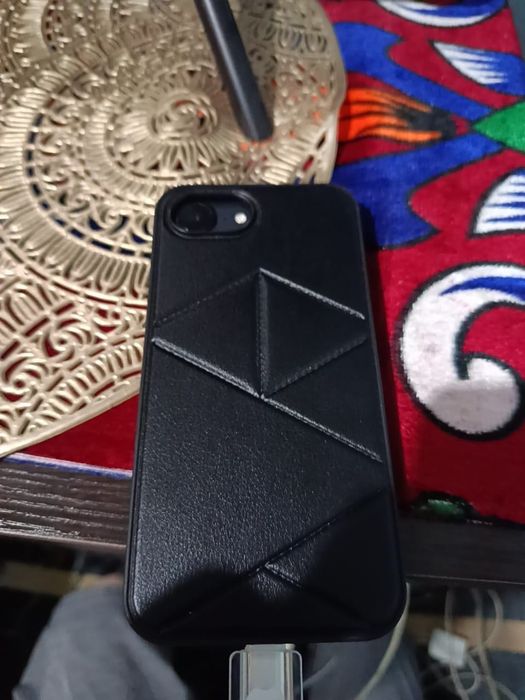 Продам IPhone 16e 128 gb