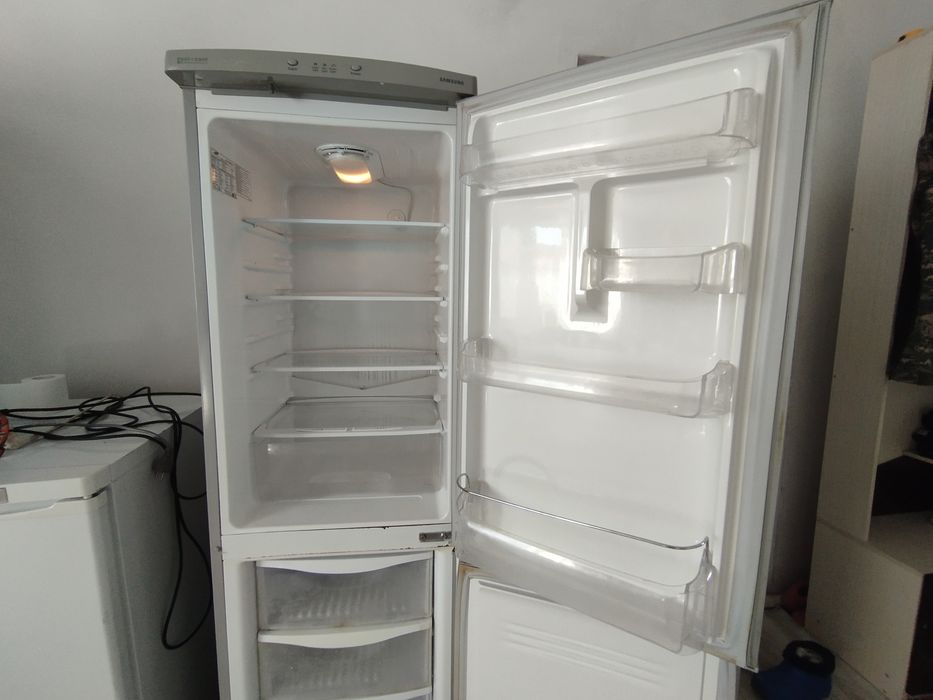 Продам холодильник