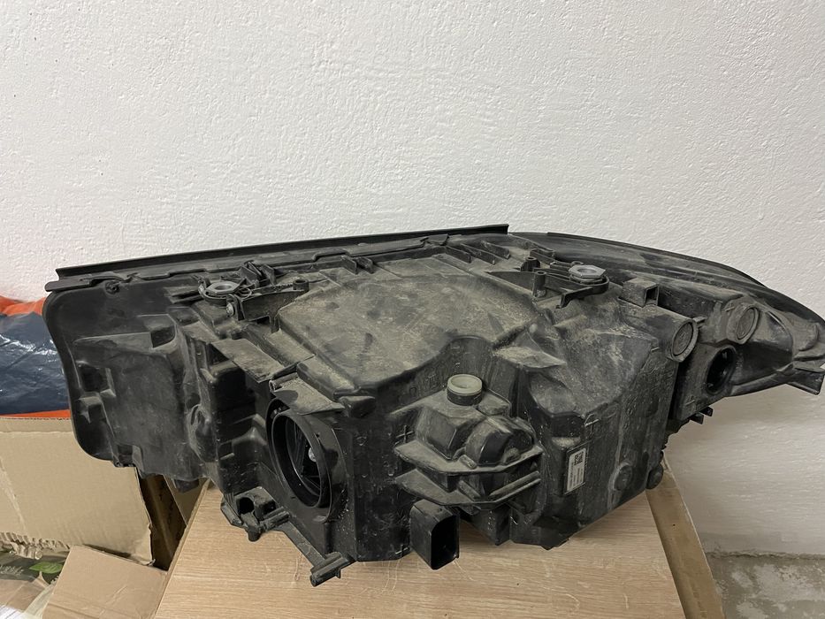 BMW 530 десен фар