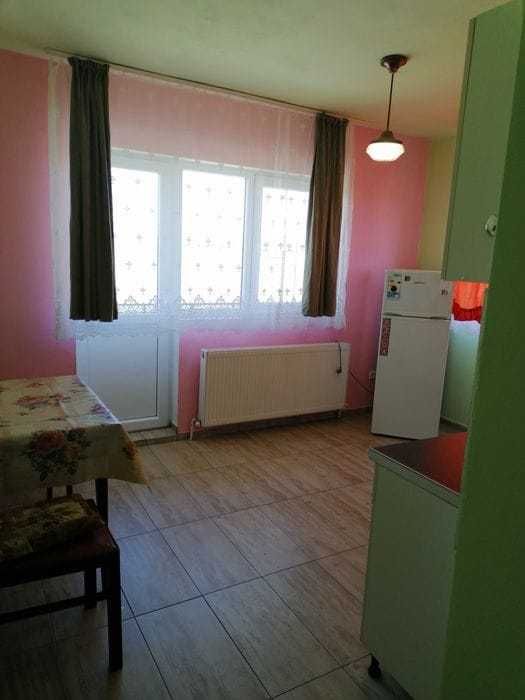 Închiriez garsoniera