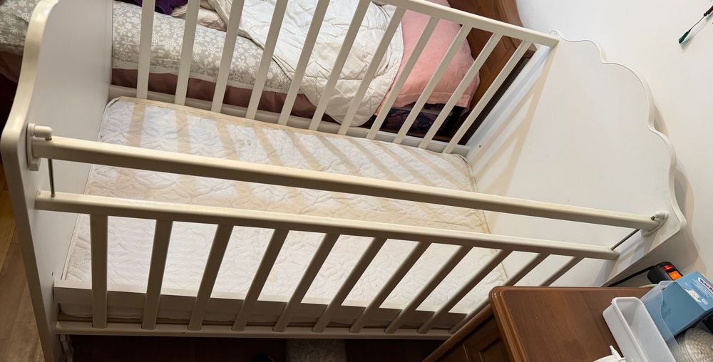 детская кроватка с комодом