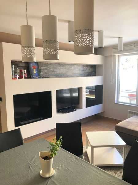 Дава се под наем Тристаен апартамент в София, Витоша - 80 кв.м за 558.45 € - Снимка #2