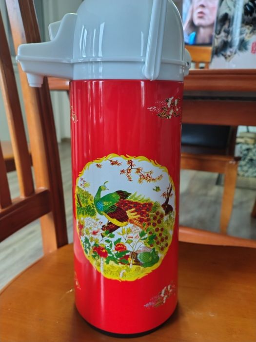 Термоси различни