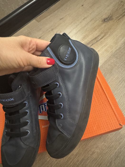 Продам димисезонные ботинки GEOX 33 р-р