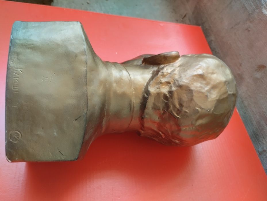 Бюст Дзержинского