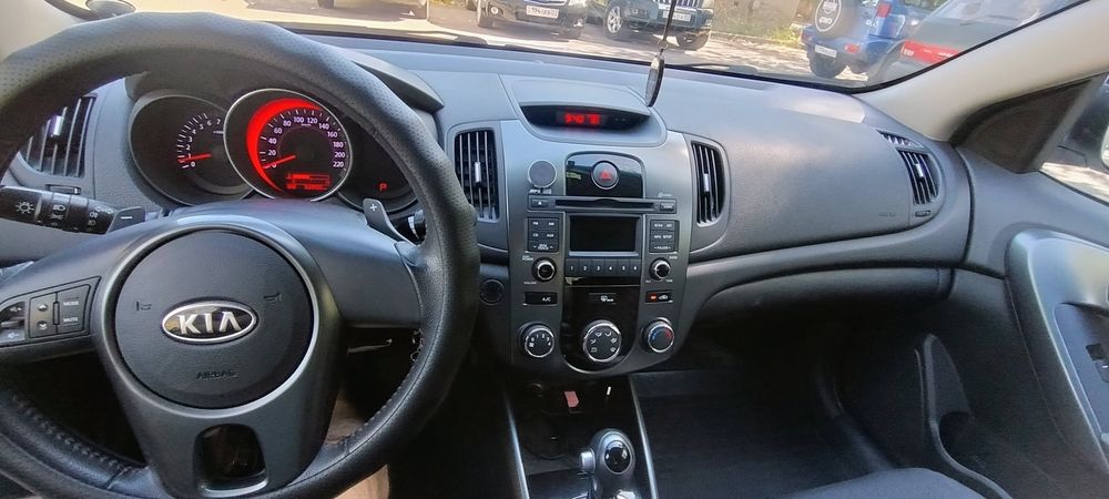 Продам Kia cerato 2012