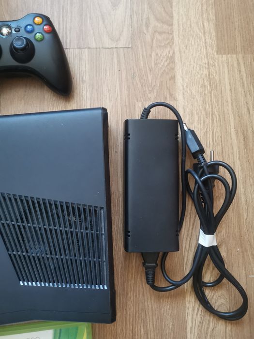 Игра Xbox 360 slim