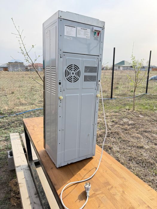 Кулер для воды almacom