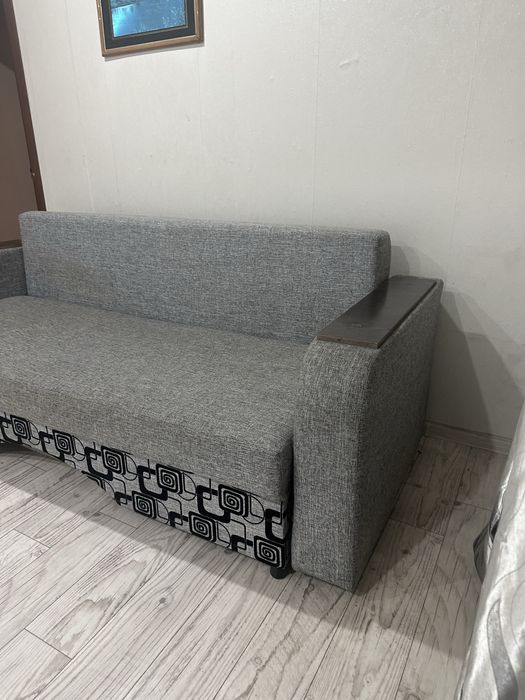 Продам б/у диван