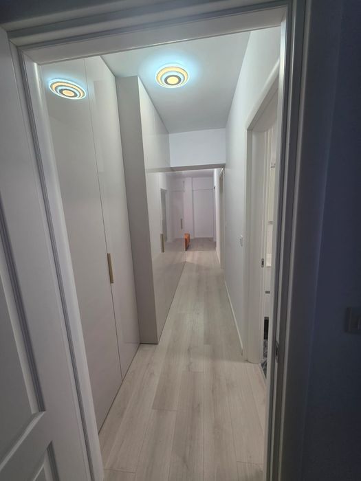 Inchiriez apartament  2 camere