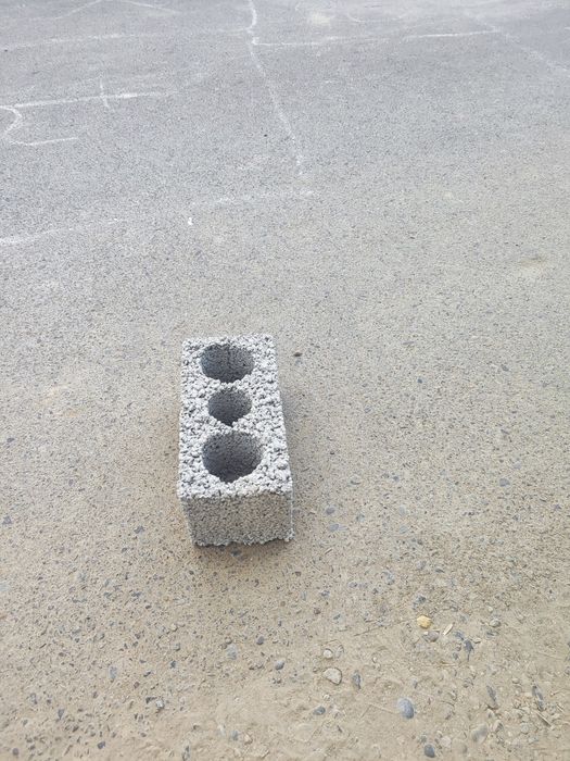 Шлакаблок янги ишлаб чикарилган