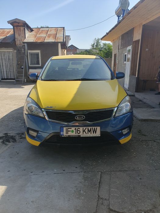 Vând KIA ceed 2010