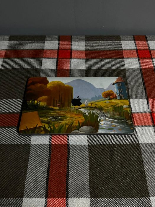 Продам MacBook Air 2020