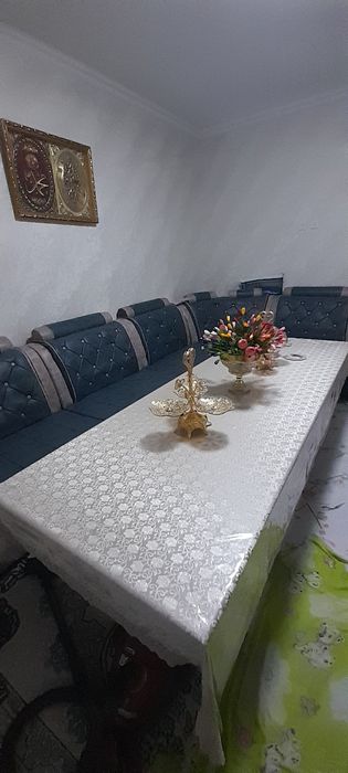 Уголок коттаси 3та стули бор янгидек уй бушатишга сотилади