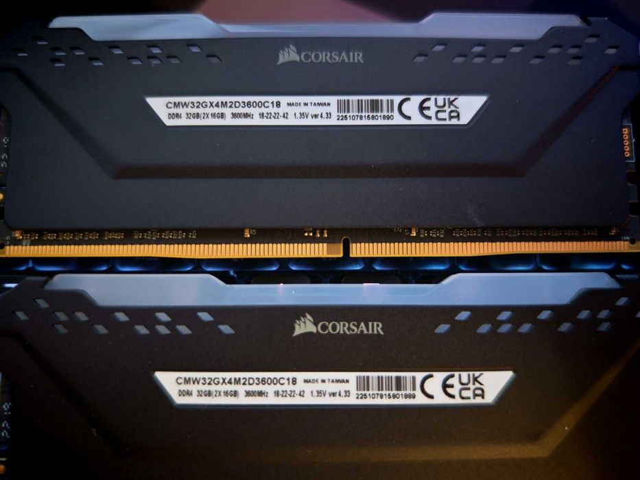Рам памет Corsair VENGEANCE RGB PRO 32GB (2x16GB) DDR4 3600MHz