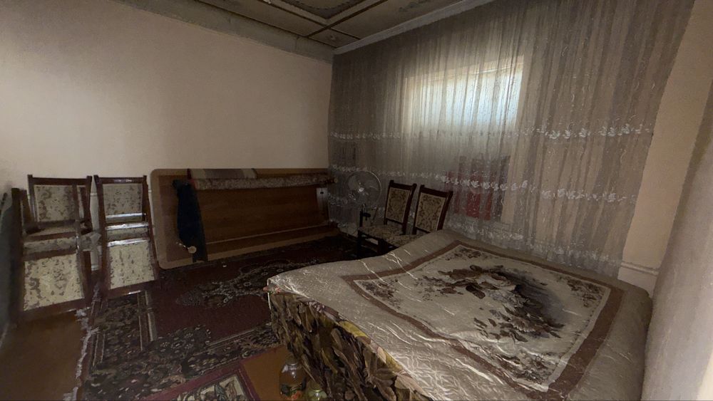 Srochno uy sotiladi 18 sotix hamma sharoyiti bor