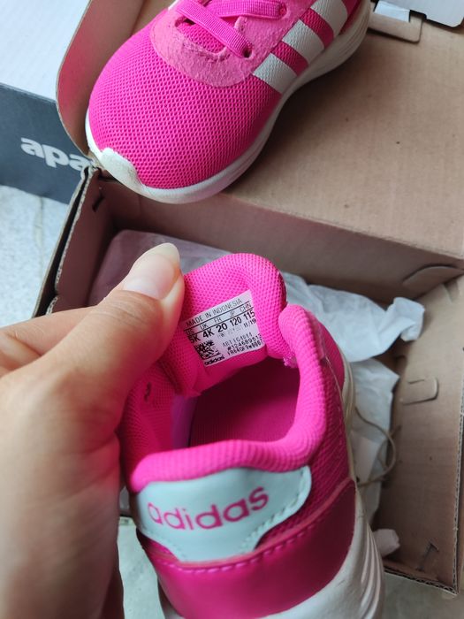 Детски маратонки и сандали Адидас в безупречно състояние номер 20