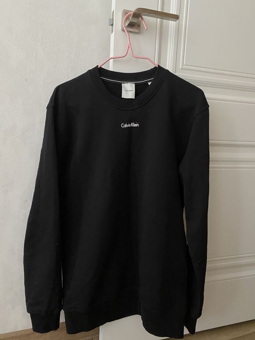 Продам calvin Klein кофту